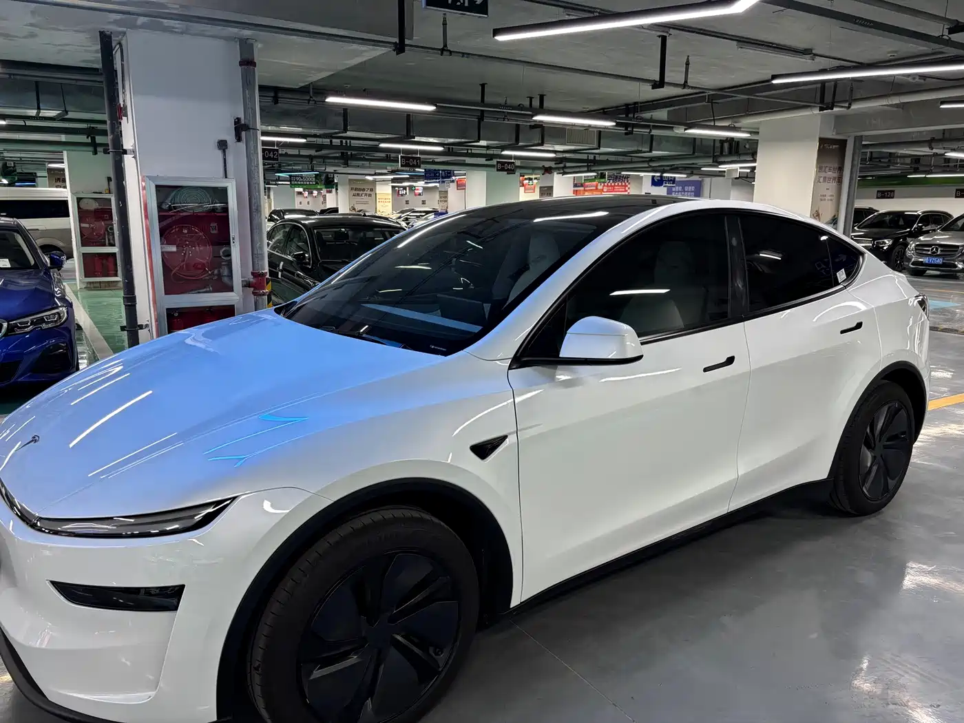 TESLA MODEL Y