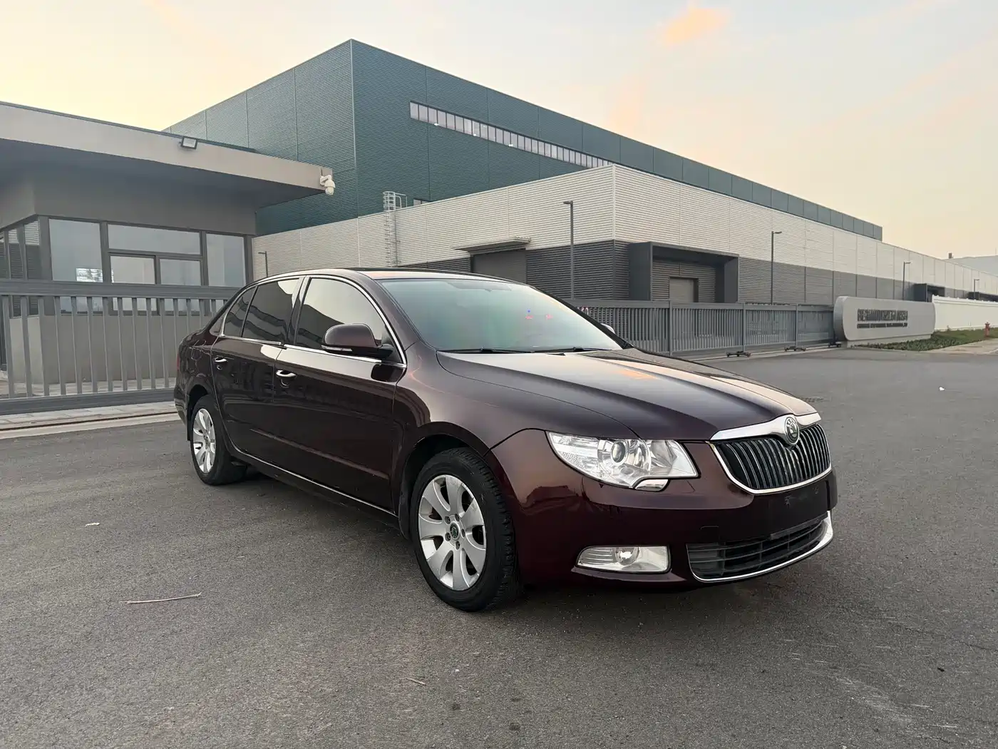 Škoda Superb 2012 1.4TSI DSG Elegance Edition фото 3