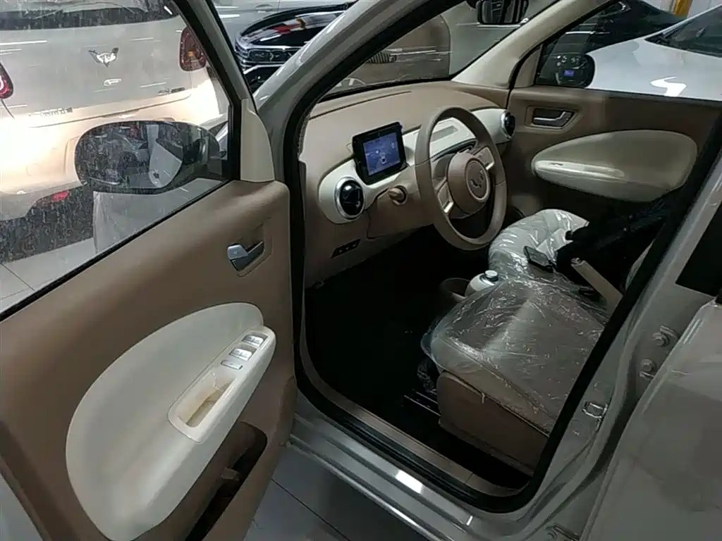 Wuling Motors Hongguang MINIEV 2026 2025 4-Door Advanced