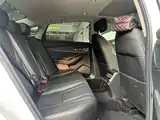Photo 10 - Honda Accord