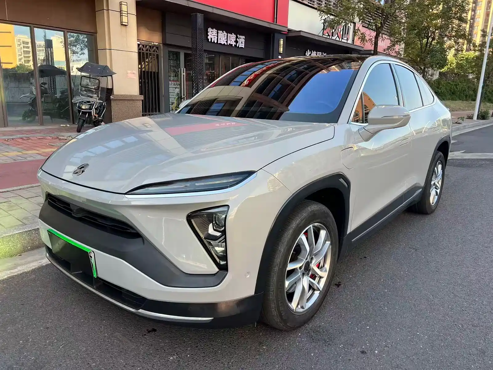 Фото 1 - NIO EC6