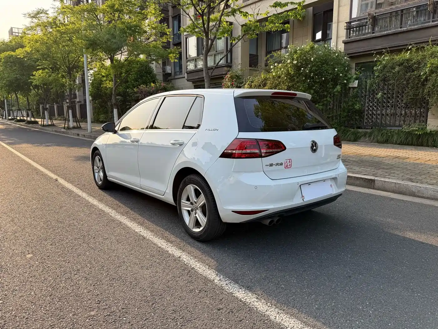 Volkswagen Golf 2017 230TSI Auto Comfort Millionth Anniversary Edition фото 11