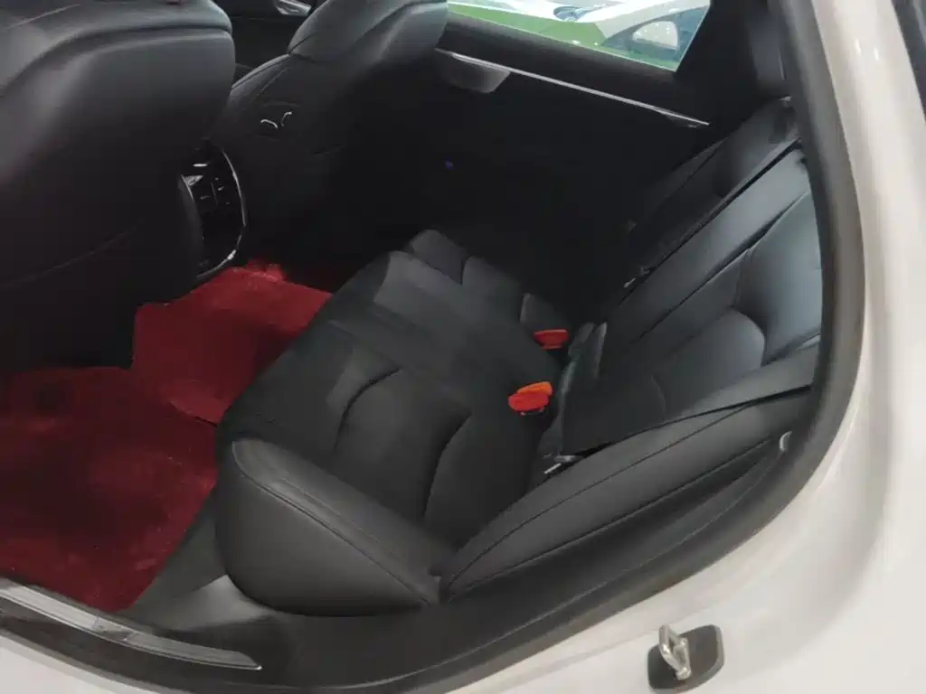Фото 17 - Cadillac CT6