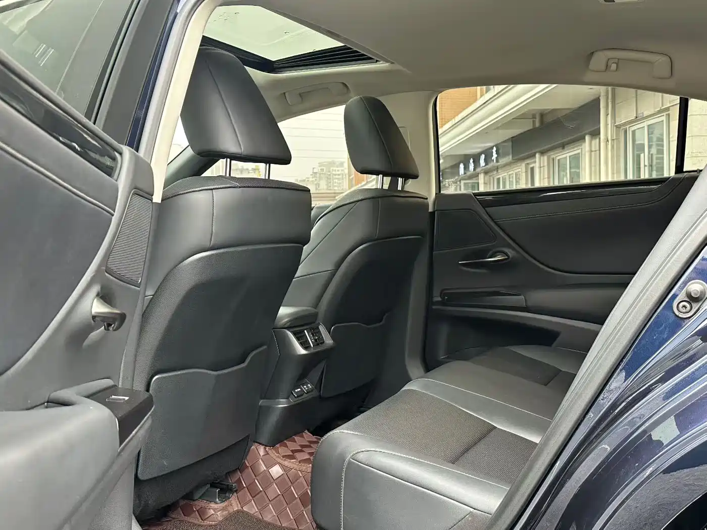 Lexus ES 2021 200 Excellence Edition фото 7