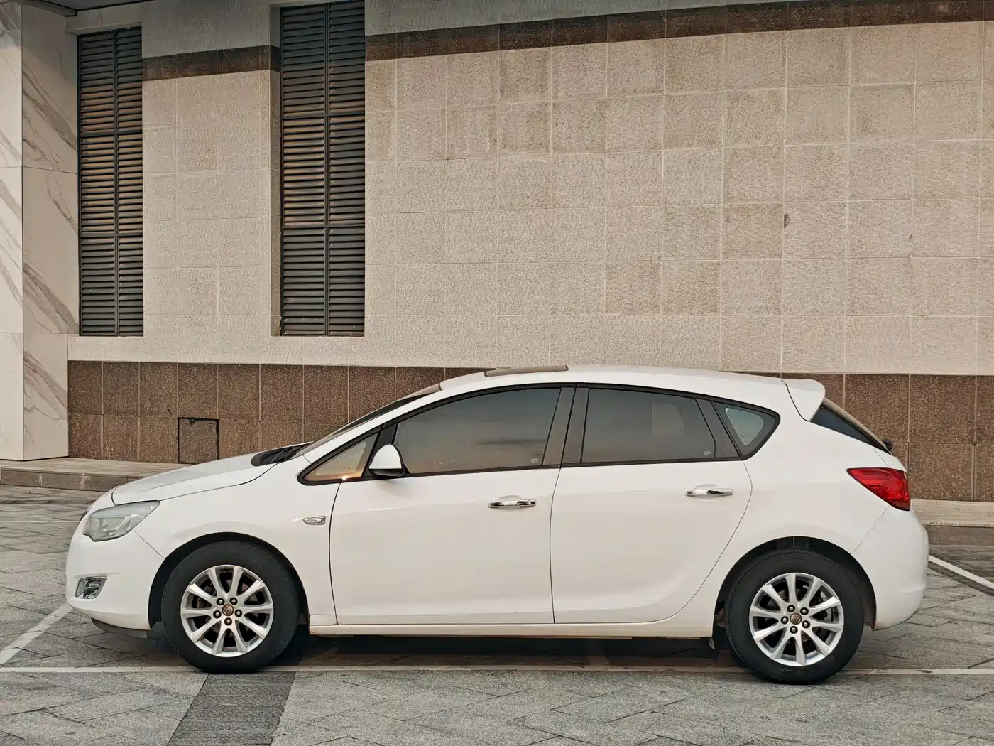 Buick Excelle 2014 XT 1.6L Automatic Fashion фото 17