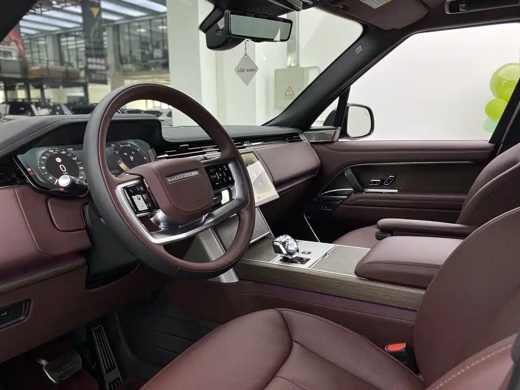 Photo 32 - Land Rover Range Rover
