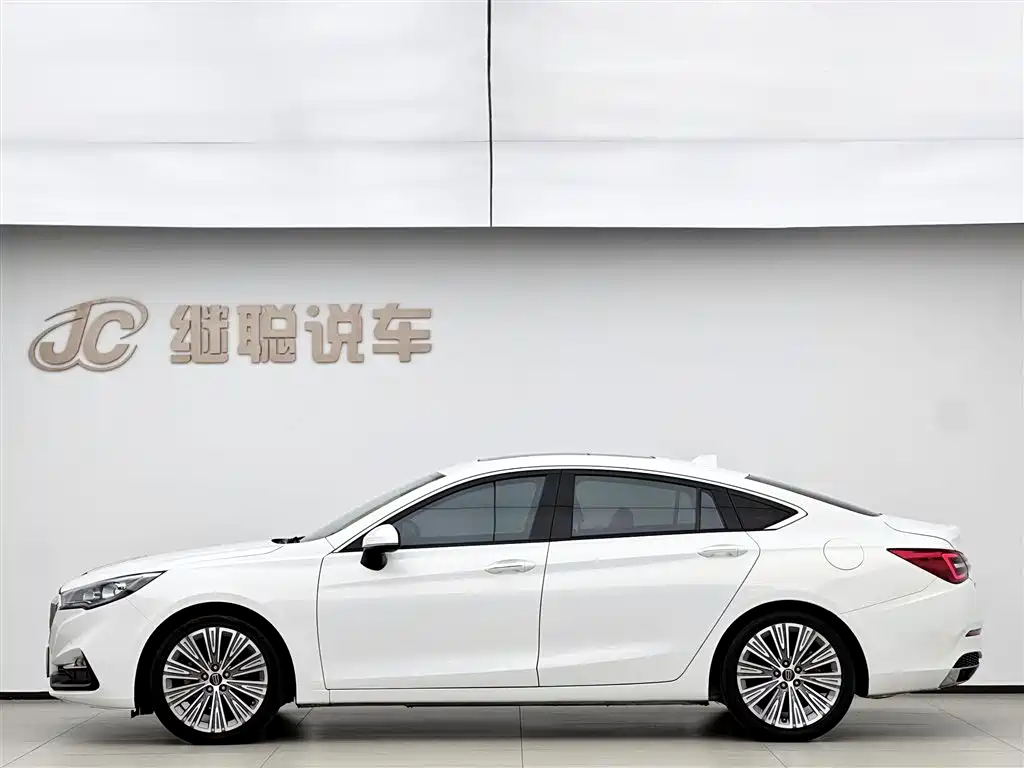 Hongqi H5 2022 Classic Facelift 1.8T Automatic Smart Connect Flag Enjoyment Edition фото 3