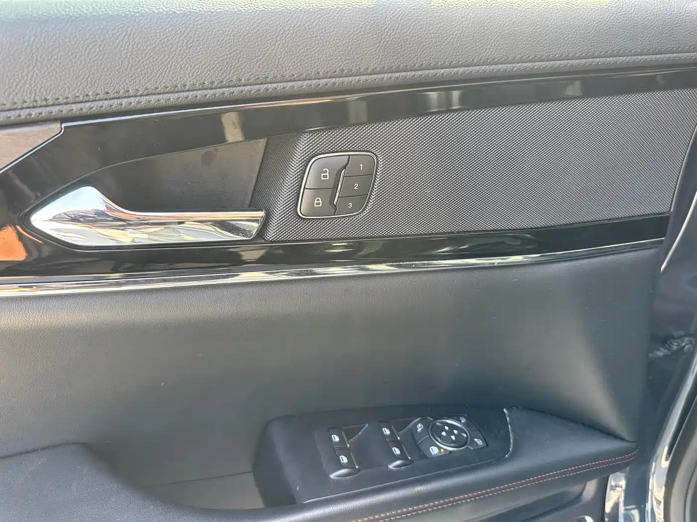 Lincoln Nautilus 2021 2.0T AWD Exclusive Edition фото 21