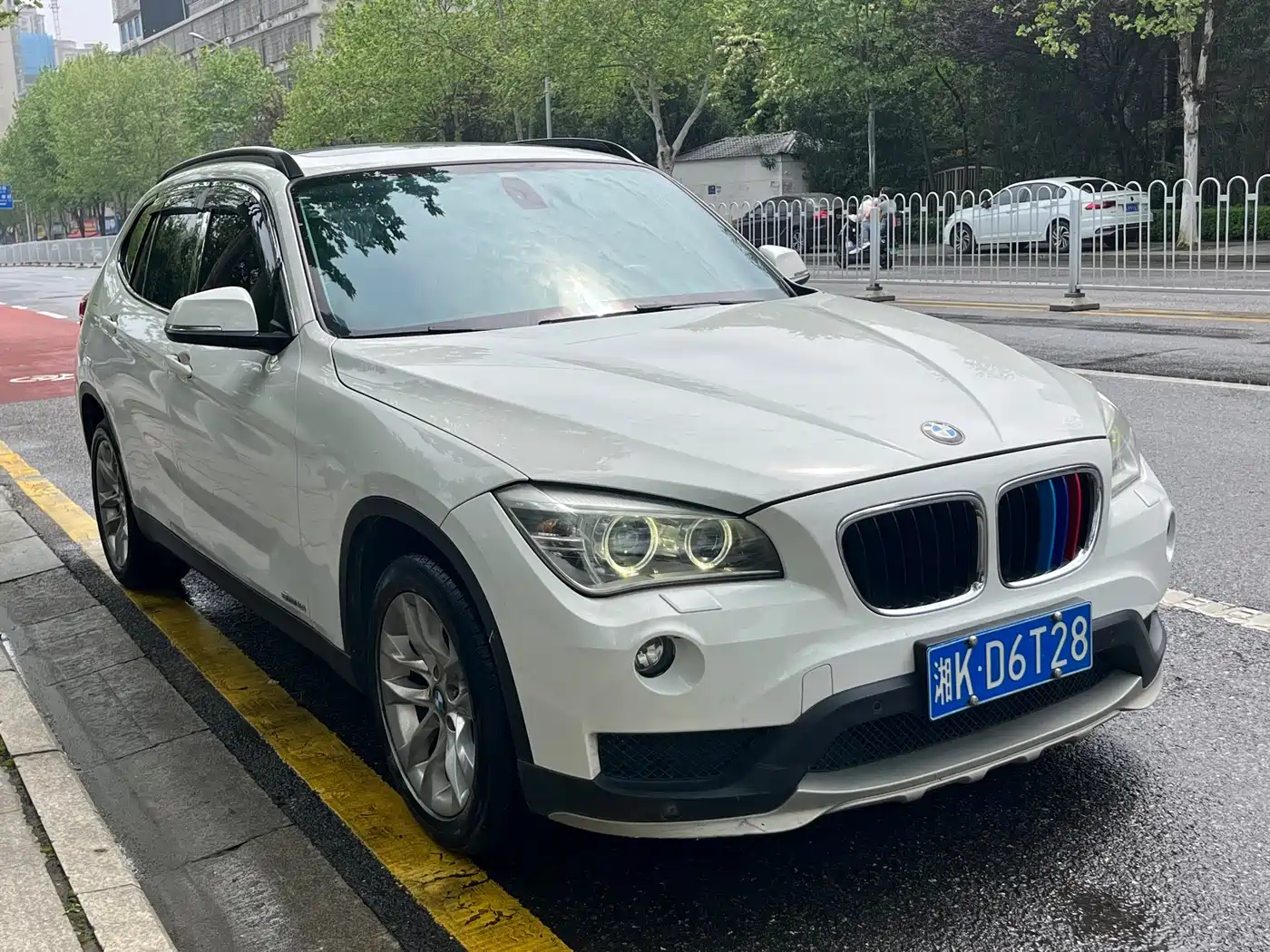 BMW X1 2014 sDrive18i Leading Edition фото 2
