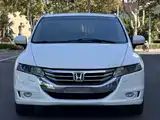 Фото 2 - Honda Odyssey
