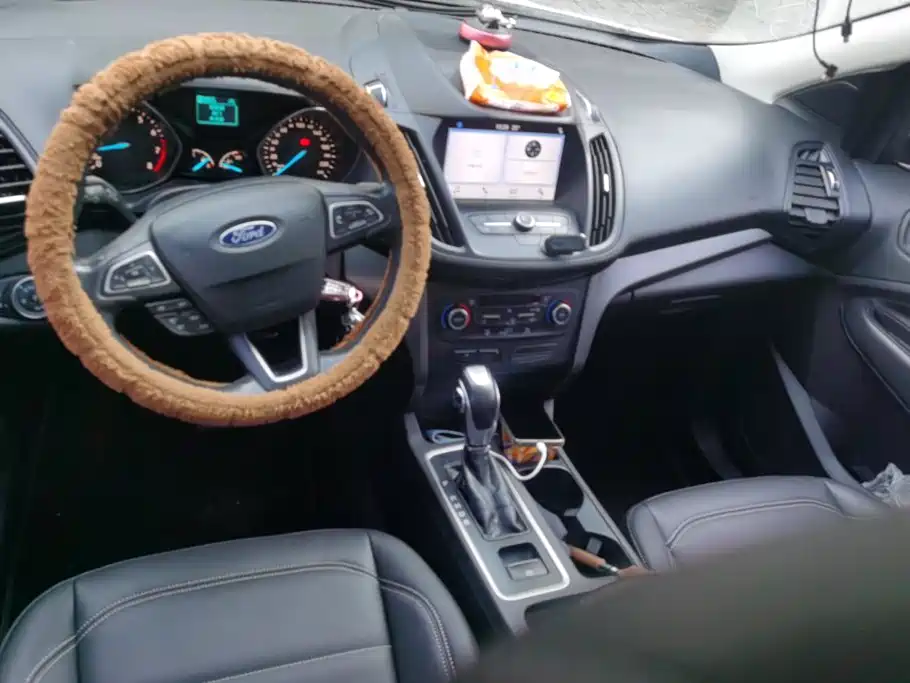 Фото 12 - Ford Kuga