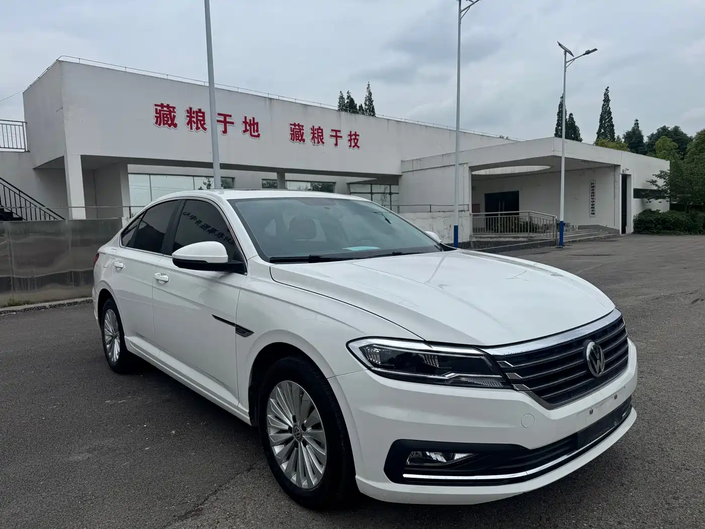 Volkswagen Lavida 2019 1.5L Automatic Comfort Edition China VI фото 3