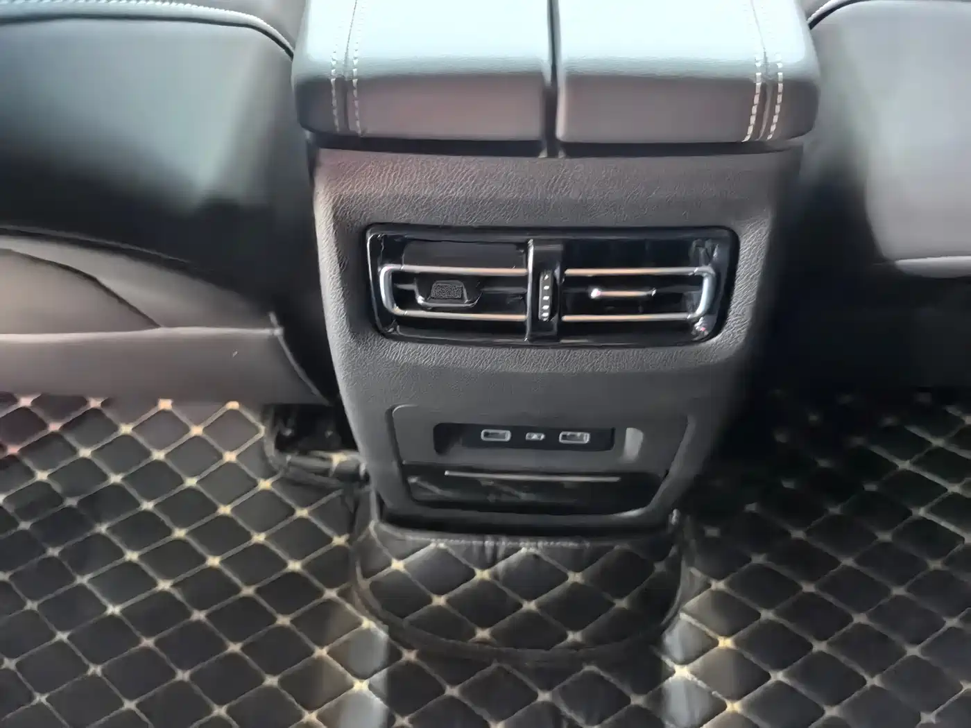 Jetour X70 Coupe 2020 2020 Model 1.6T DCT Jin Cool 5-Seater