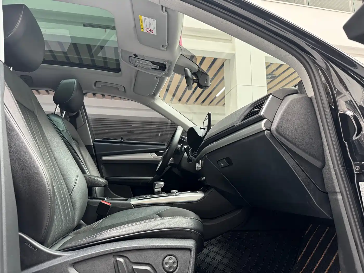 Audi Q5L 2020 Facelift 40 TFSI Honor Fashion фото 17