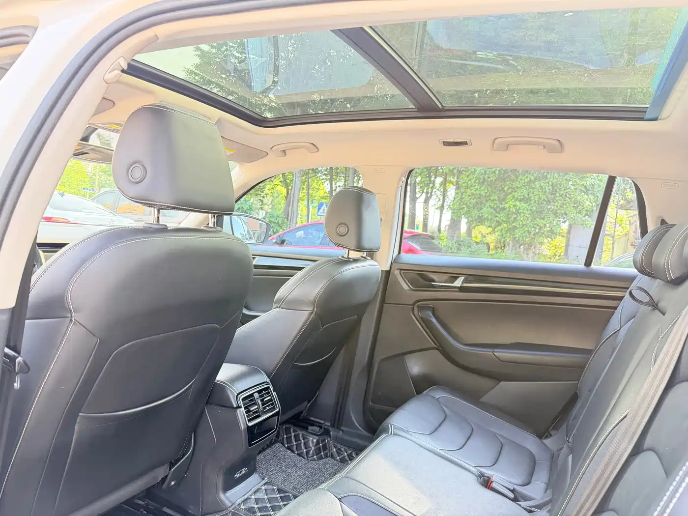 Škoda Kodiaq 2017 TSI330 7-seater 2WD Luxury Edition фото 14