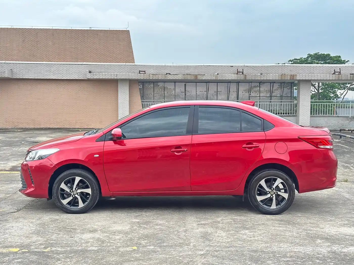 Toyota Vios 2017 1.5L CVT Pioneer фото 8