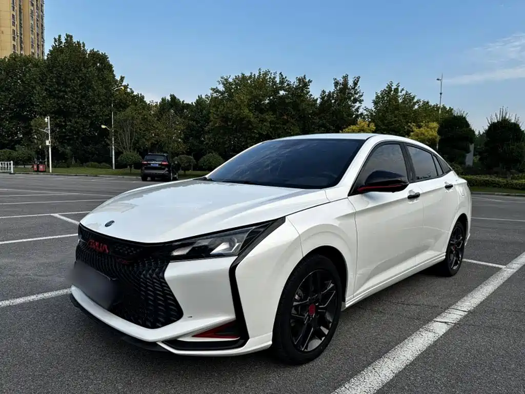 Dongfeng Aeolus Yixuan 2022 — пригон из Китая