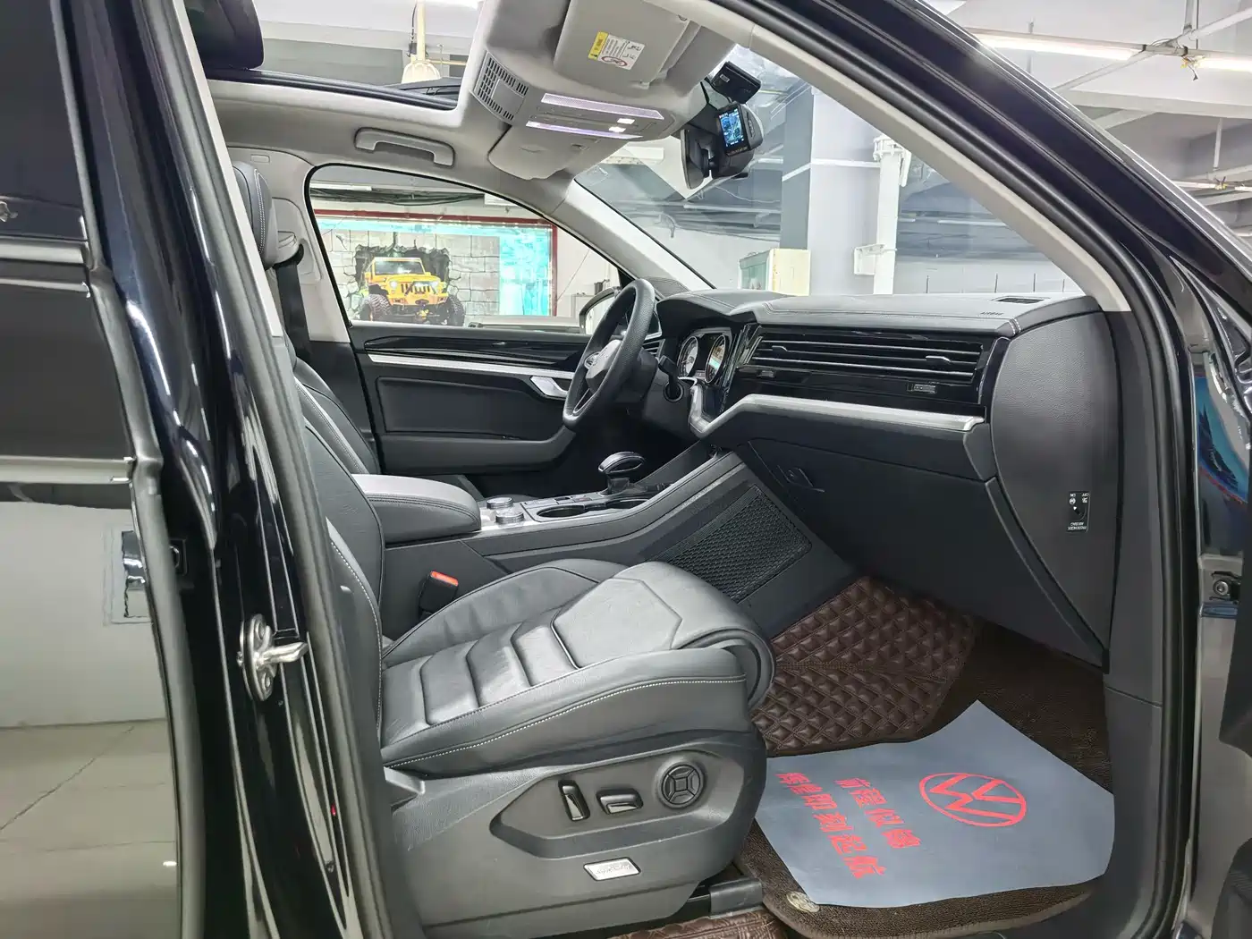Volkswagen Touareg 2021 2.0TSI Pilot Special Edition фото 28