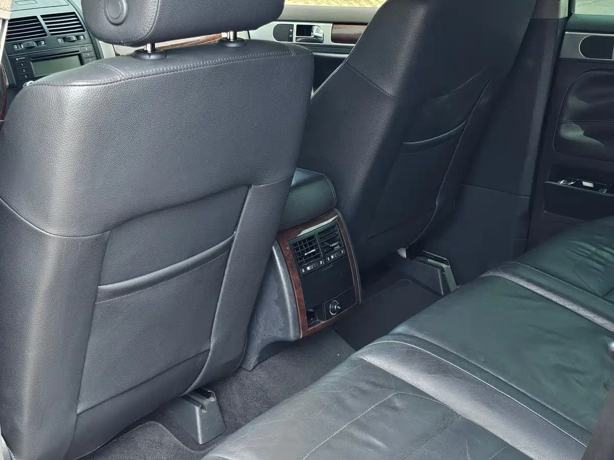 Volkswagen Touareg 2007 3.6L Luxury фото 5