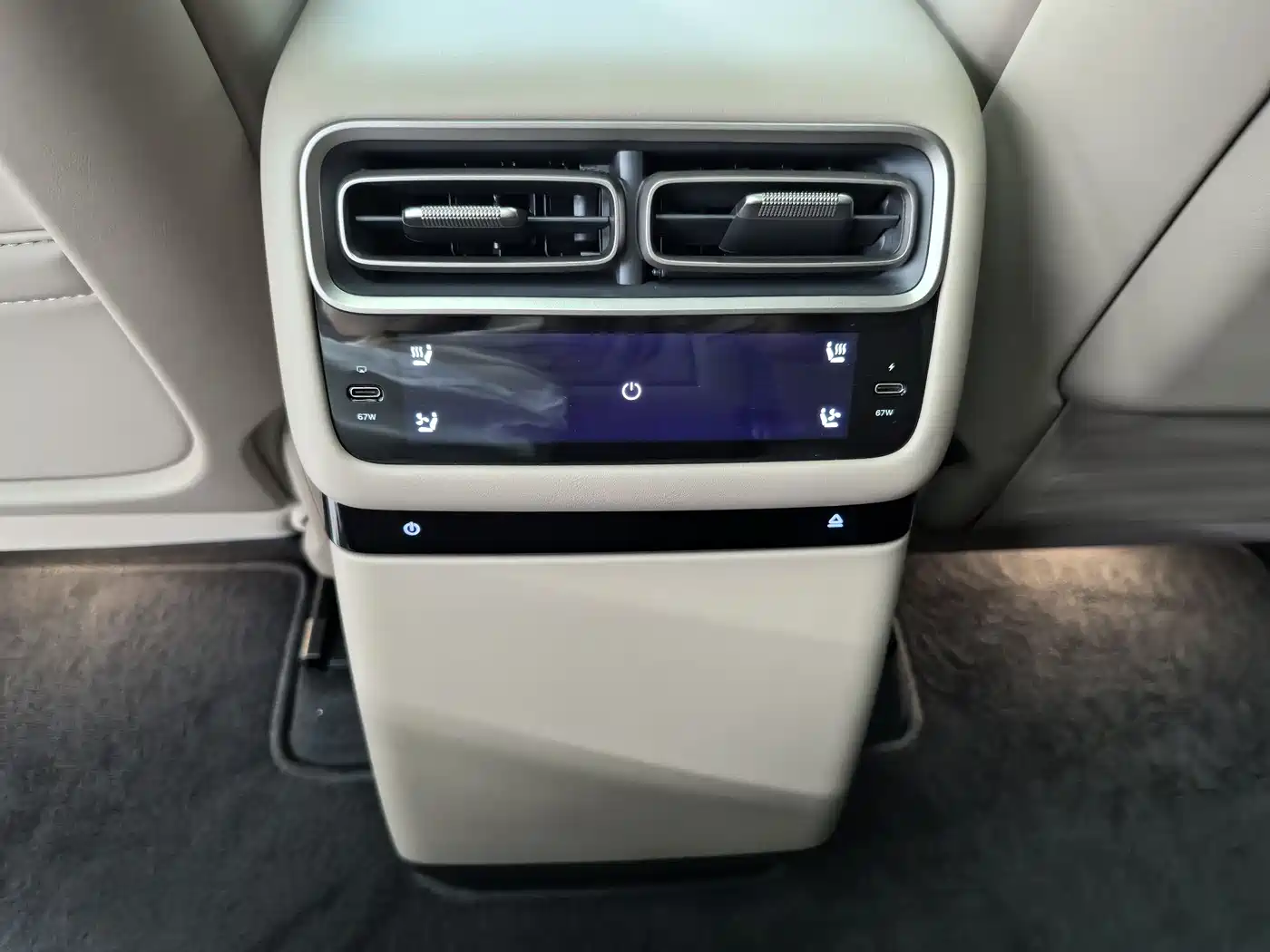 Li Auto i6 2025 2025 4WD Base Model