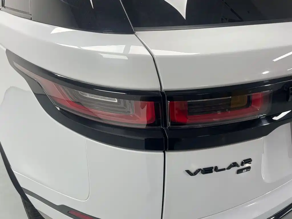 Фото 10 - Land Rover Range Rover Velar