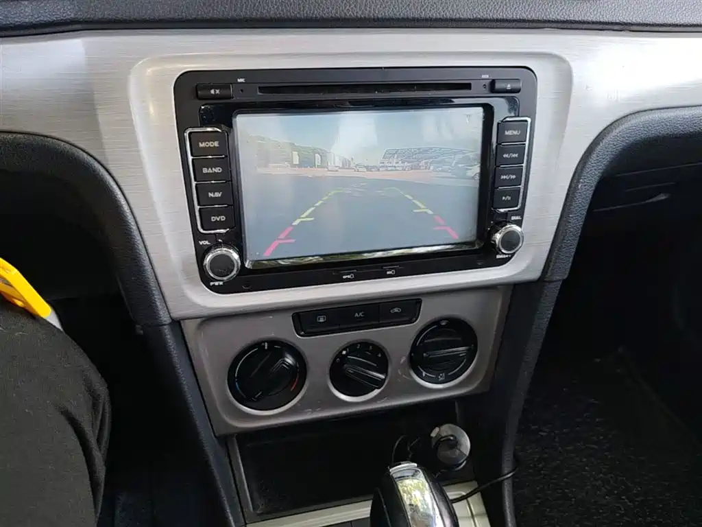 Volkswagen Lavida 2013 Facelift Classic 1.6L Automatic Trend фото 13
