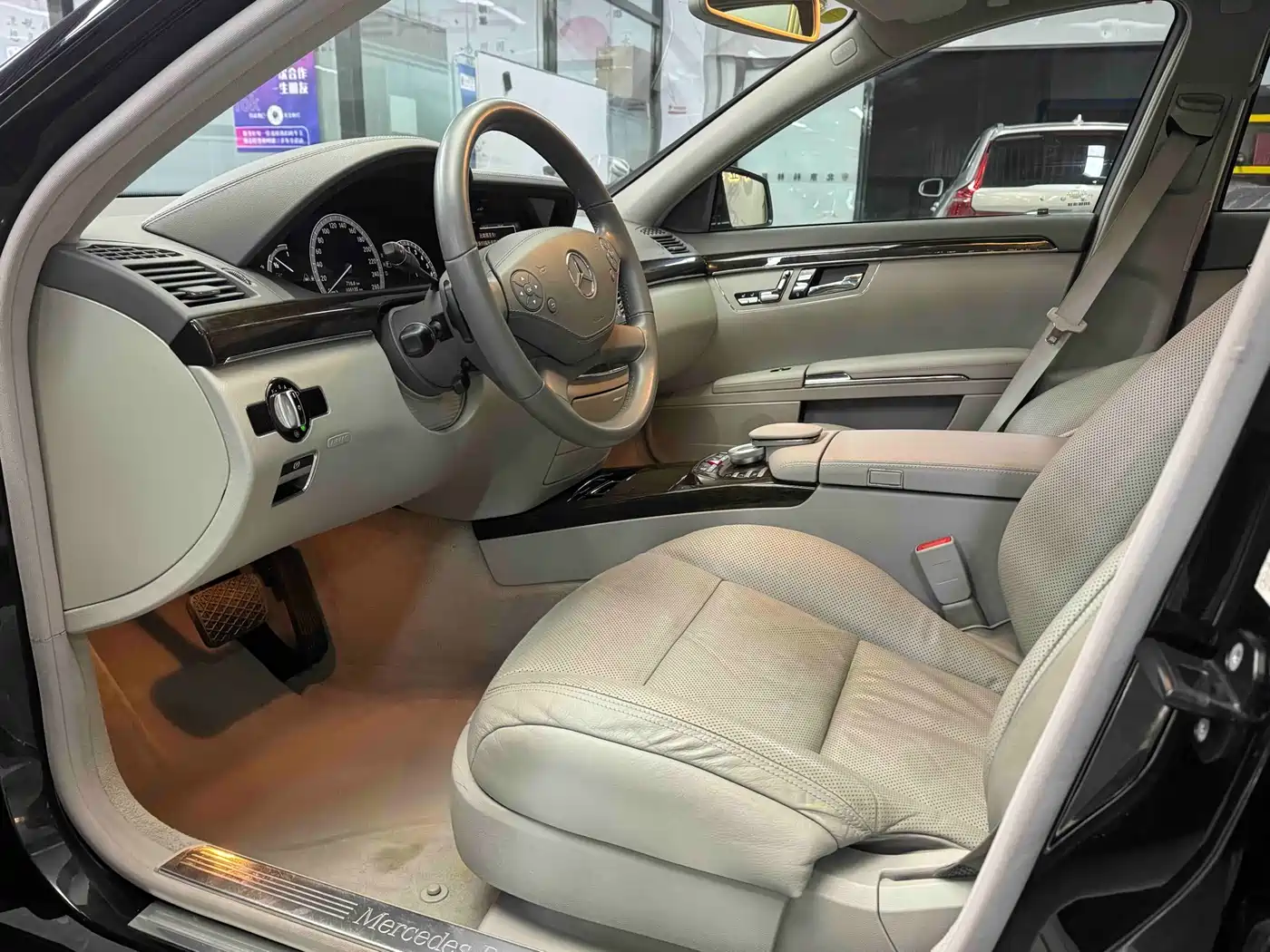 Mercedes-Benz S-Class 2010 S 300 L Luxury фото 3
