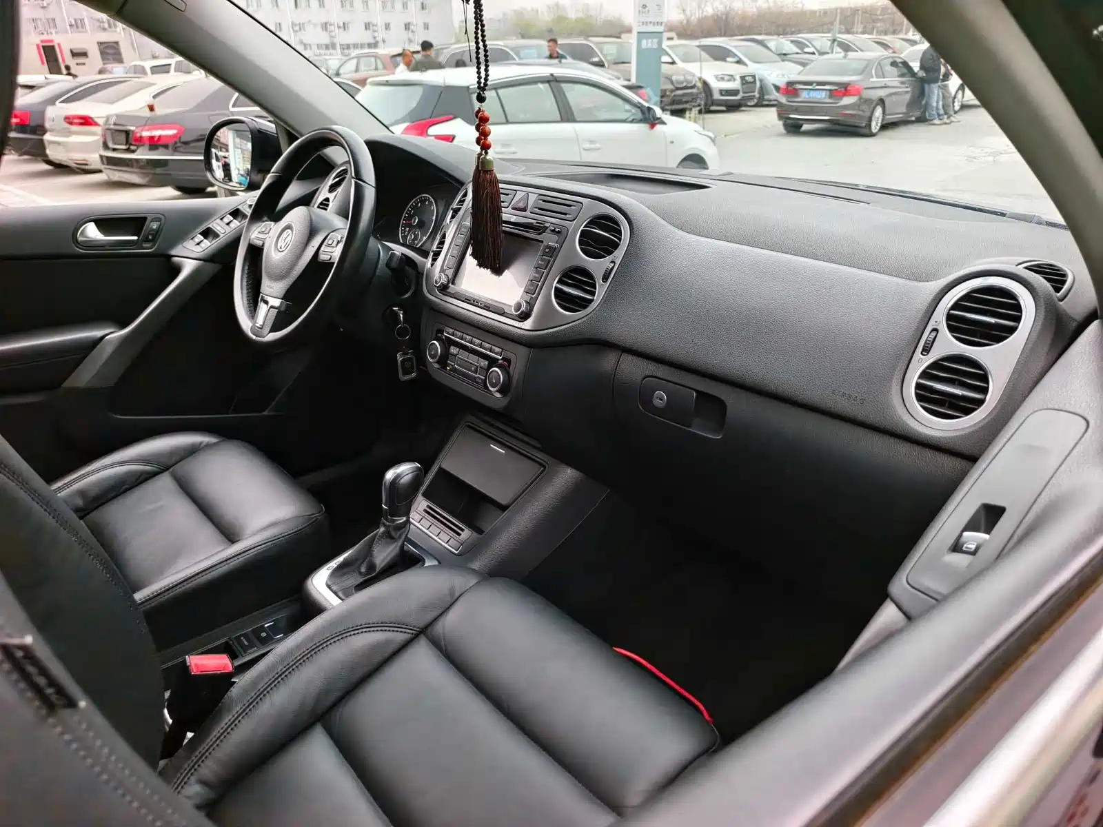 صورة 16 - Volkswagen Tiguan