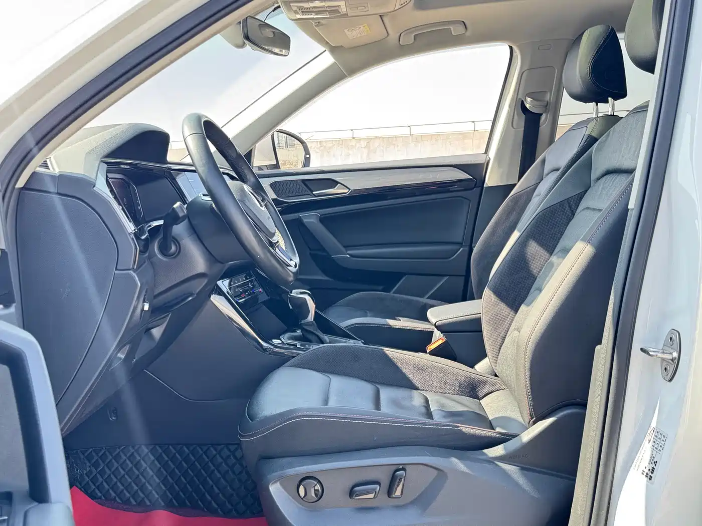 Volkswagen Tayron 2022 330TSI 2WD Luxury Smart Connect Plus фото 7