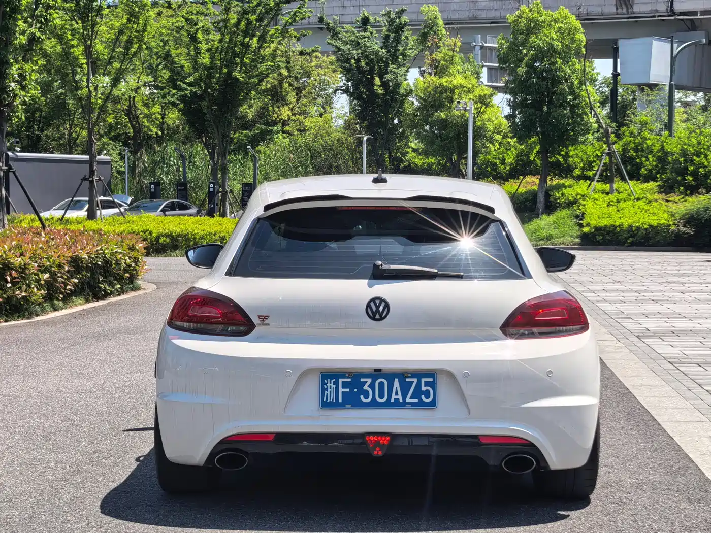 Volkswagen Scirocco 2011 Model R 2.0TSI фото 5