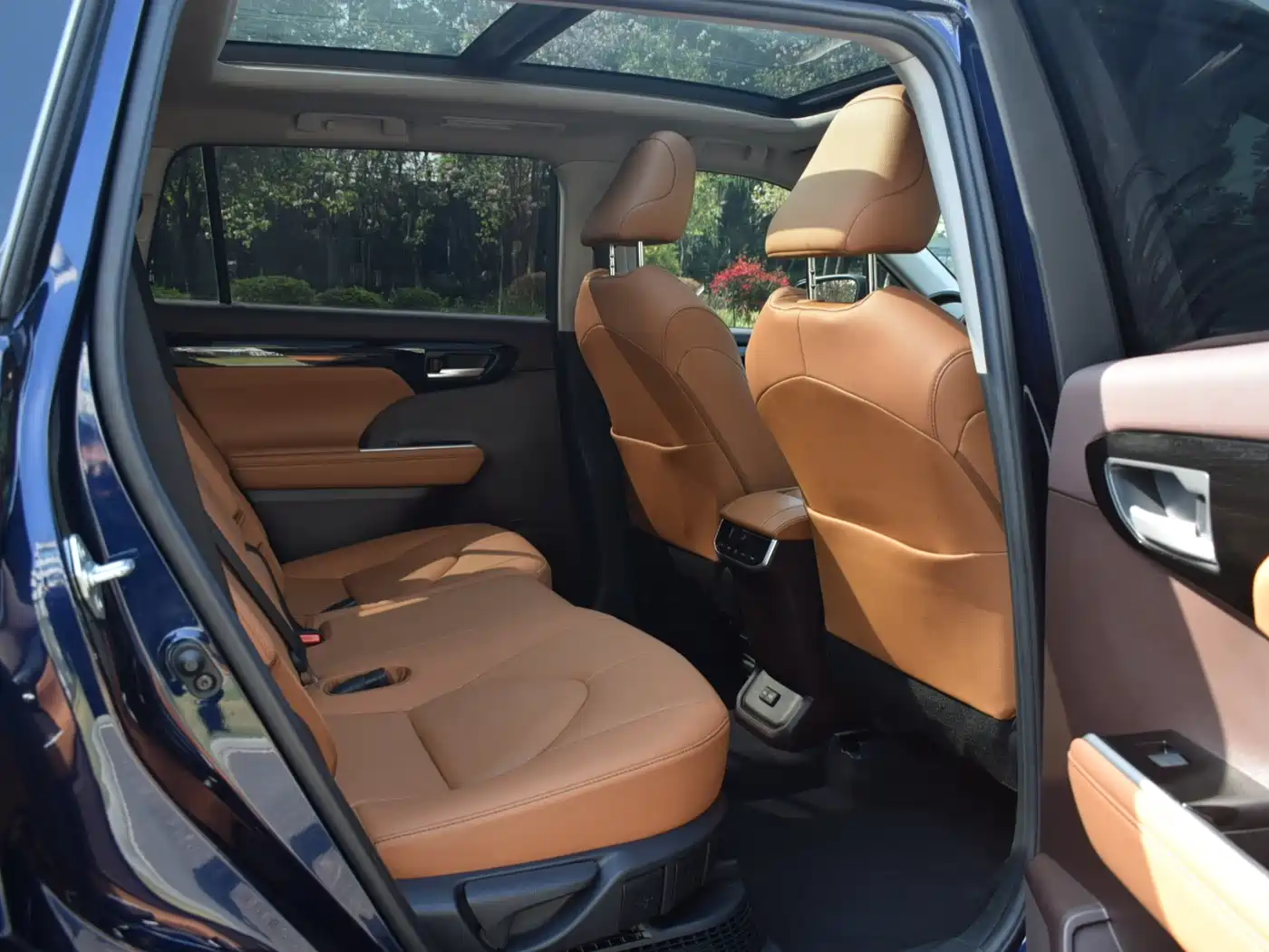 TOYOTA HIGHLANDER