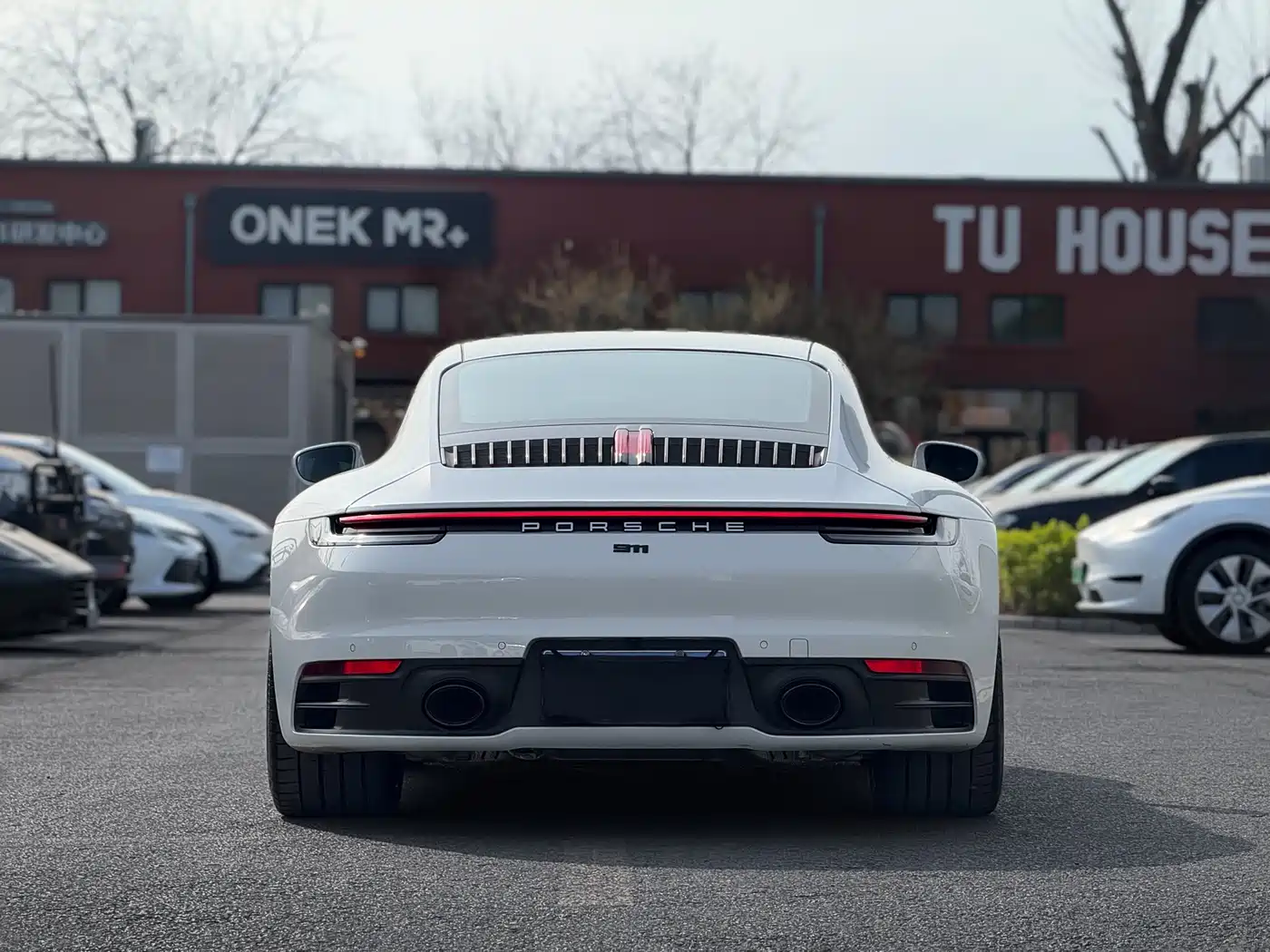 PORSCHE 911