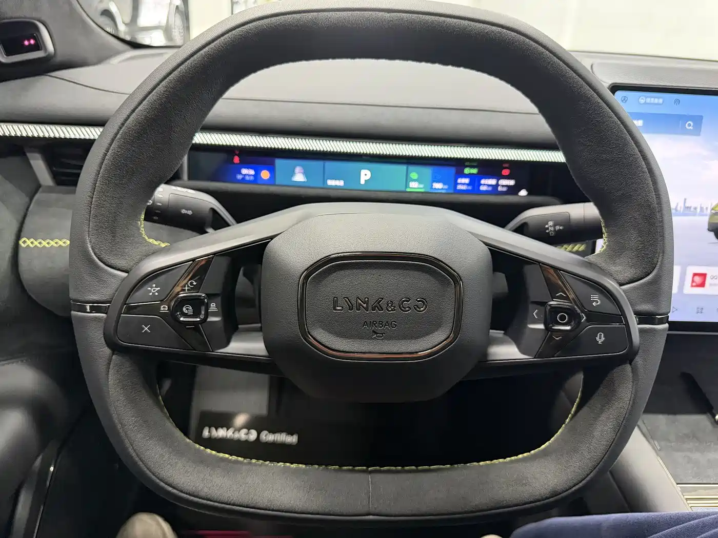 Lynk & Co 10 EM-P 2025 Facelift 240 AWD Ultra Sport Edition фото 5