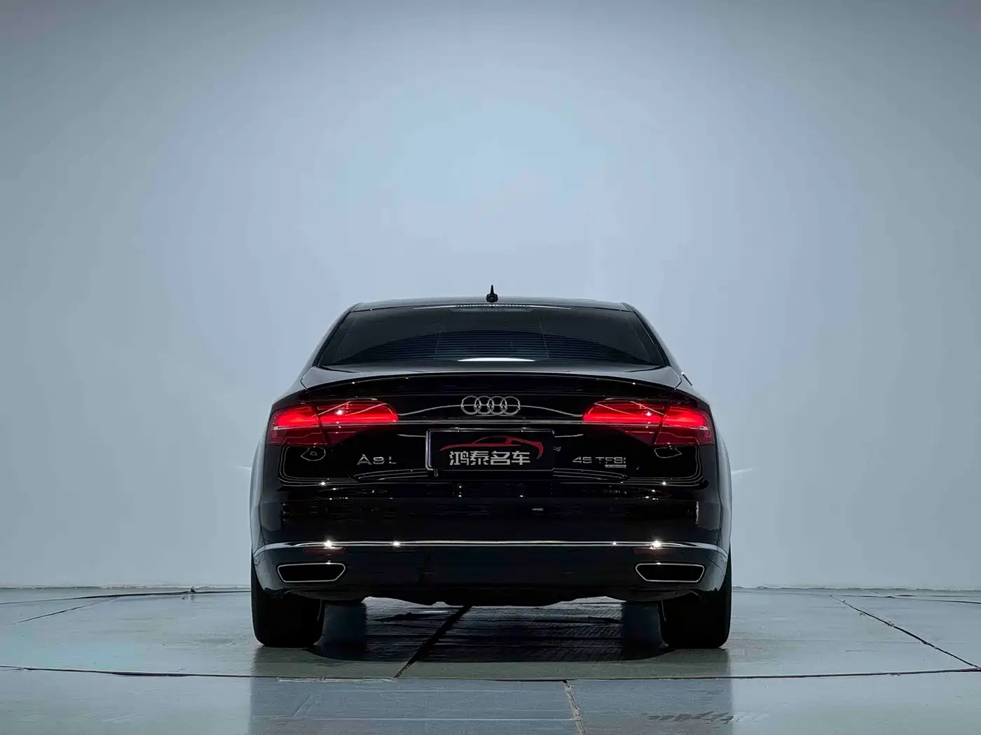 Фото 17 - Audi A8