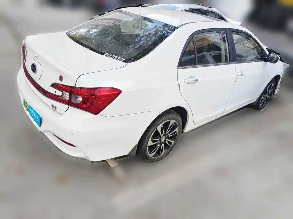 Photo 5 - BYD Qin New Energy