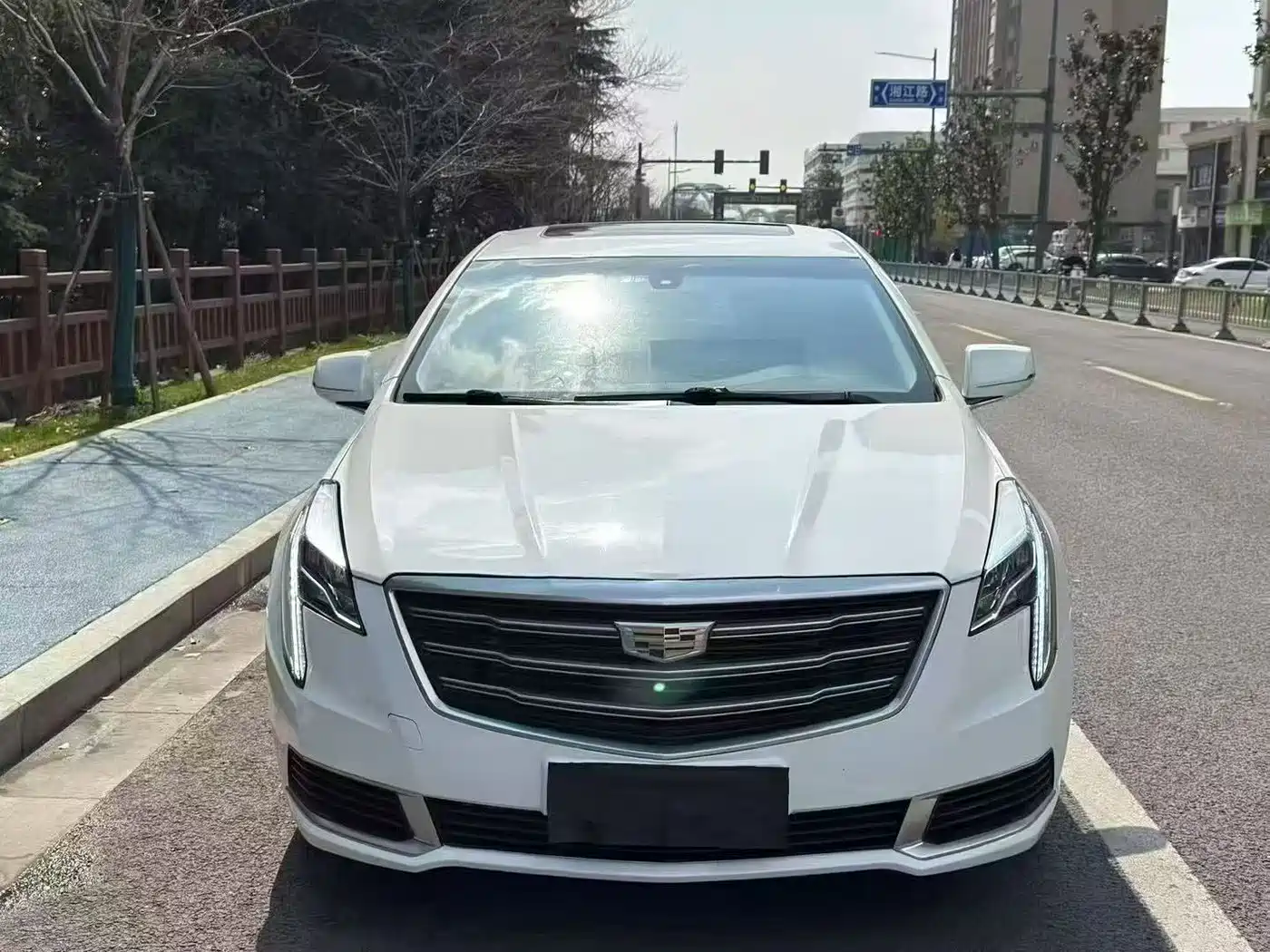 Cadillac XTS 2018 28T Technology фото 2
