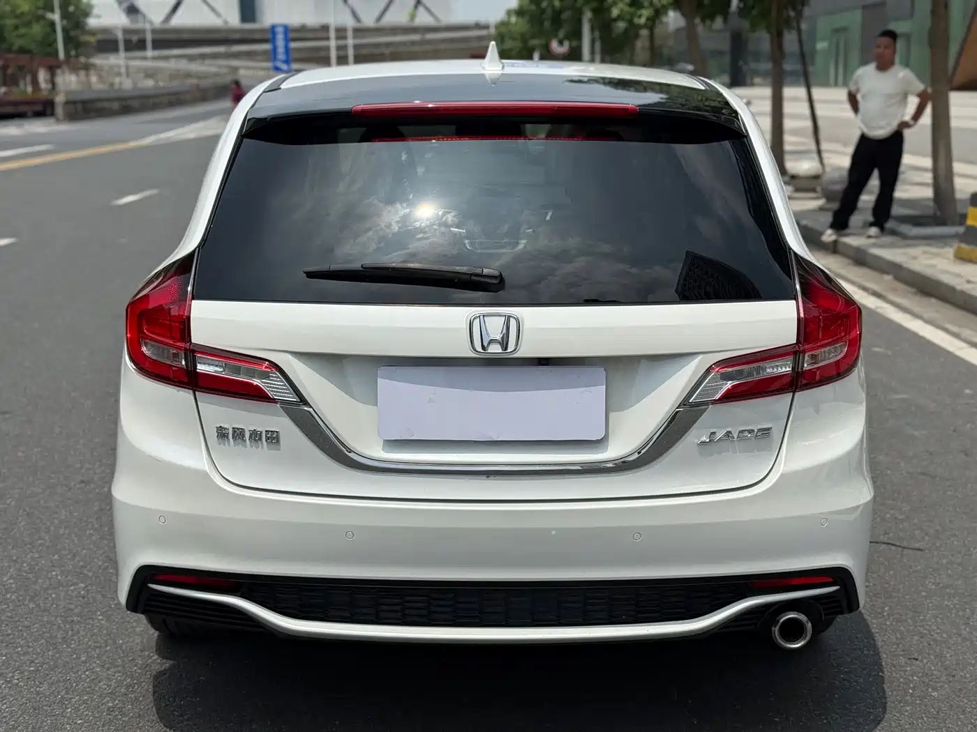 Honda Jade 2017 1.8L Automatic Comfort Edition 6-seater фото 4