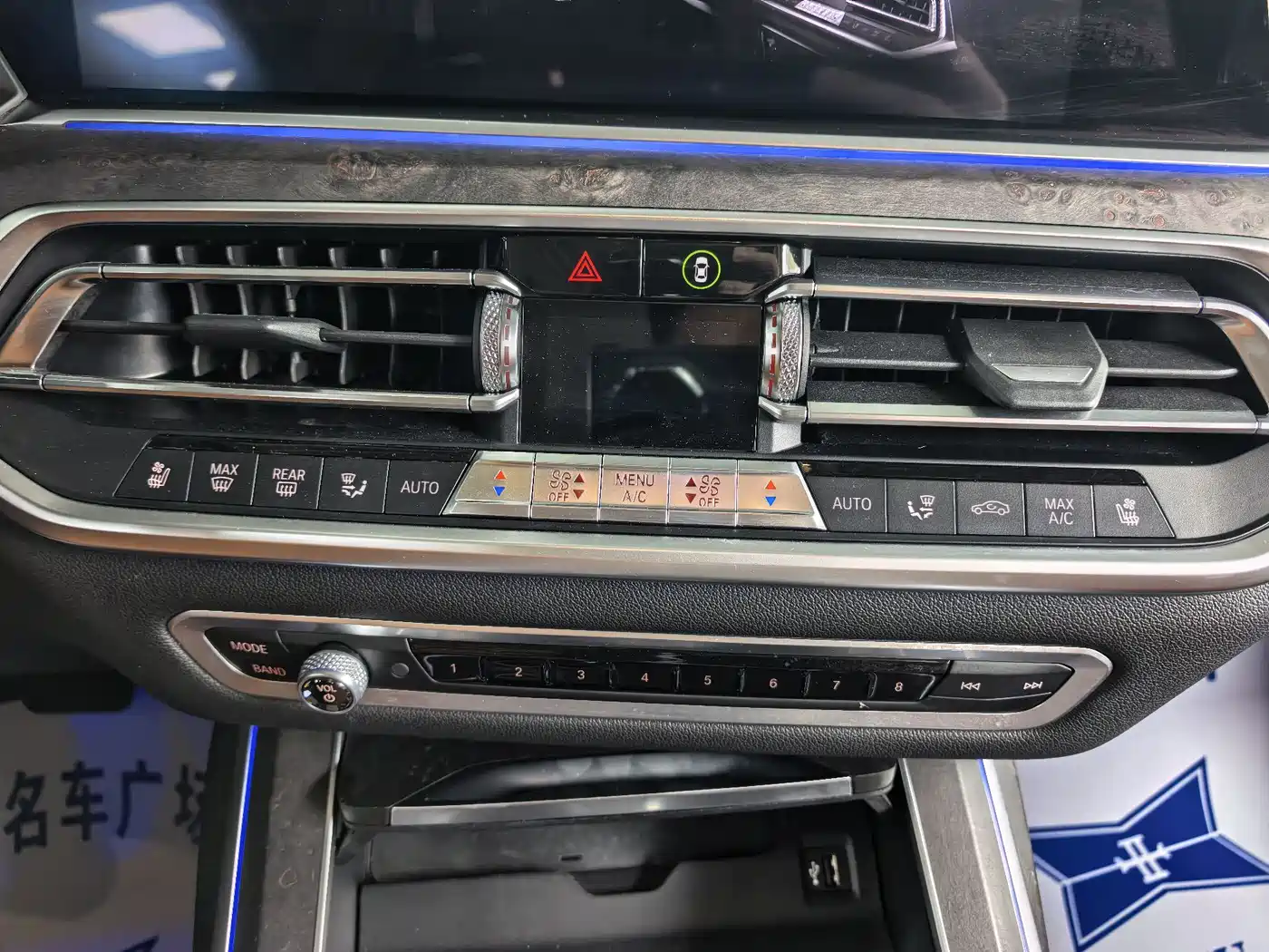 BMW X7 2019 xDrive40i Exclusive M Sport Package фото 16