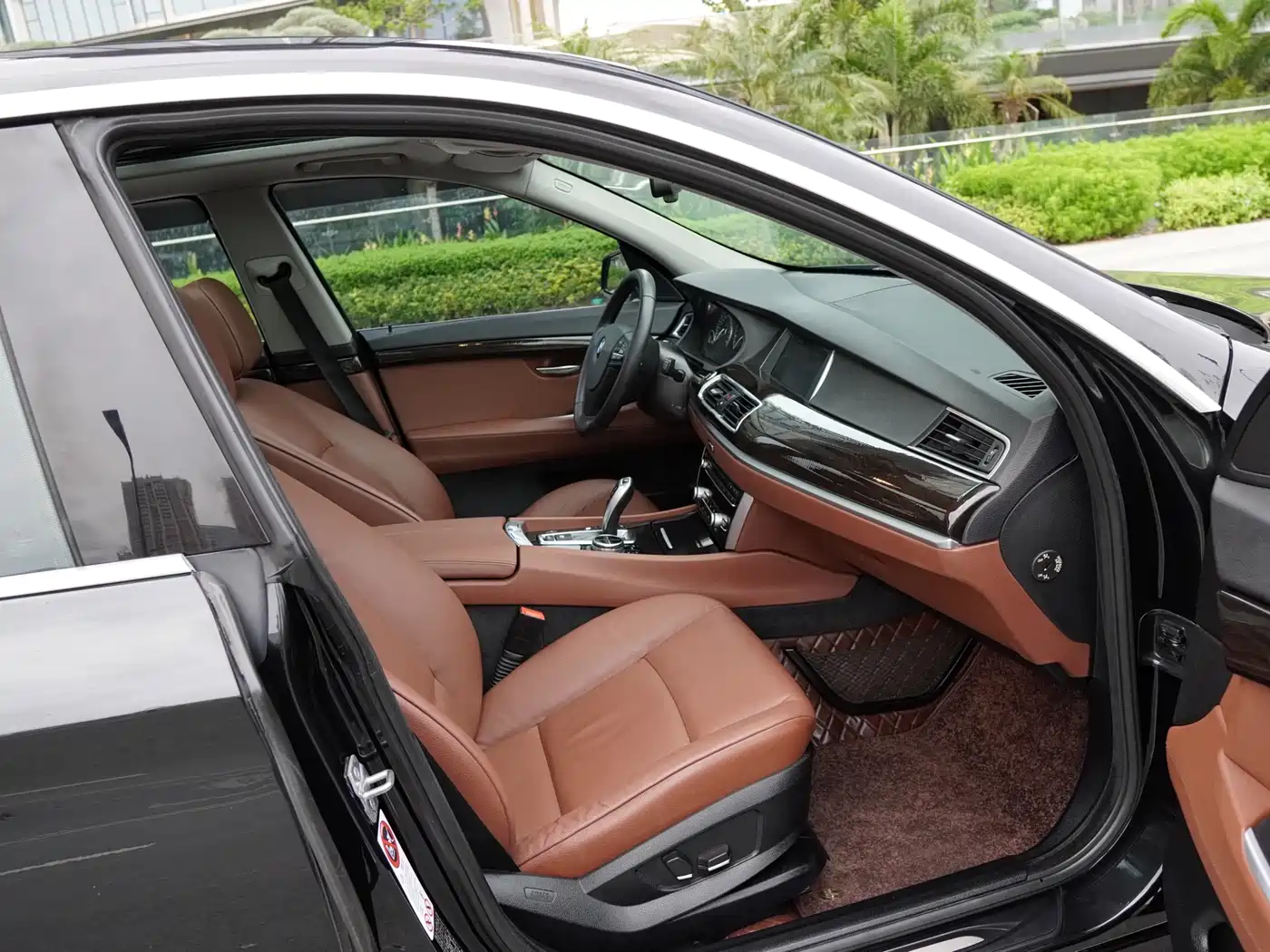 BMW 5 Series GT 2013 535i Elegance фото 14