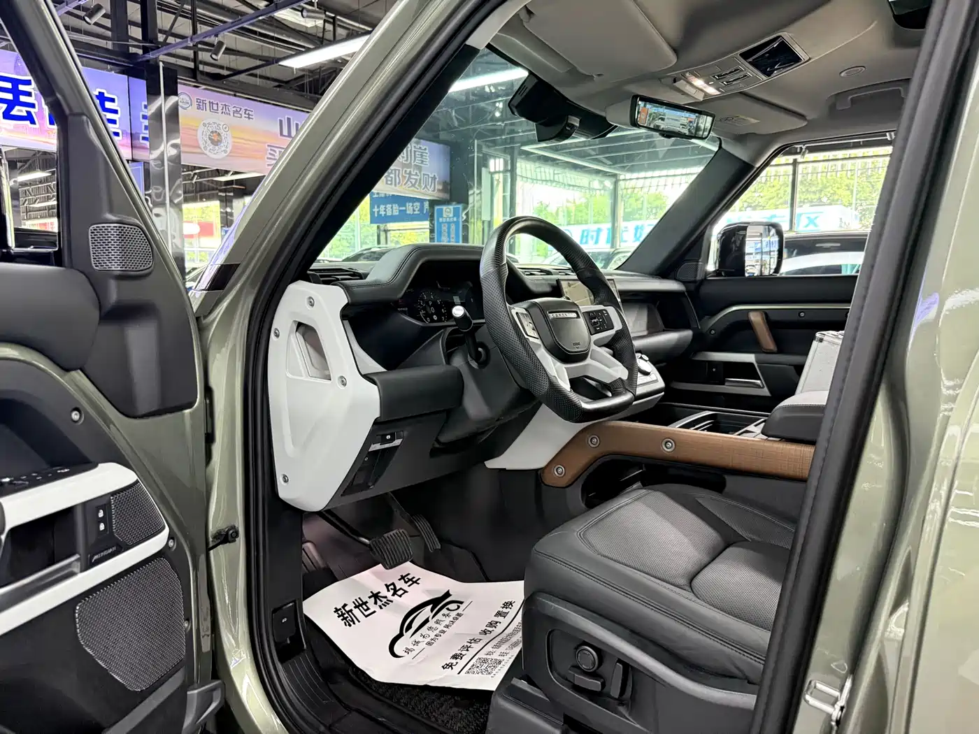 Land Rover Defender 2023 Facelift 110 3.0T P400 Dark Special Edition фото 4