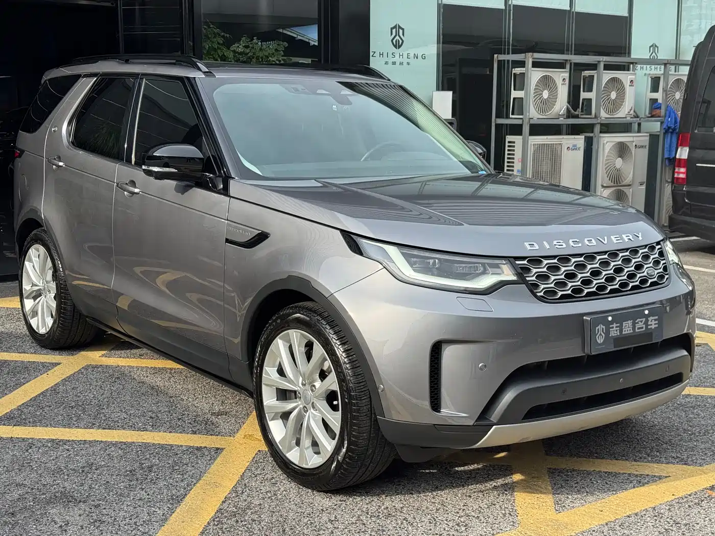 Land Rover Discovery 2024 Model 360PS S фото 3