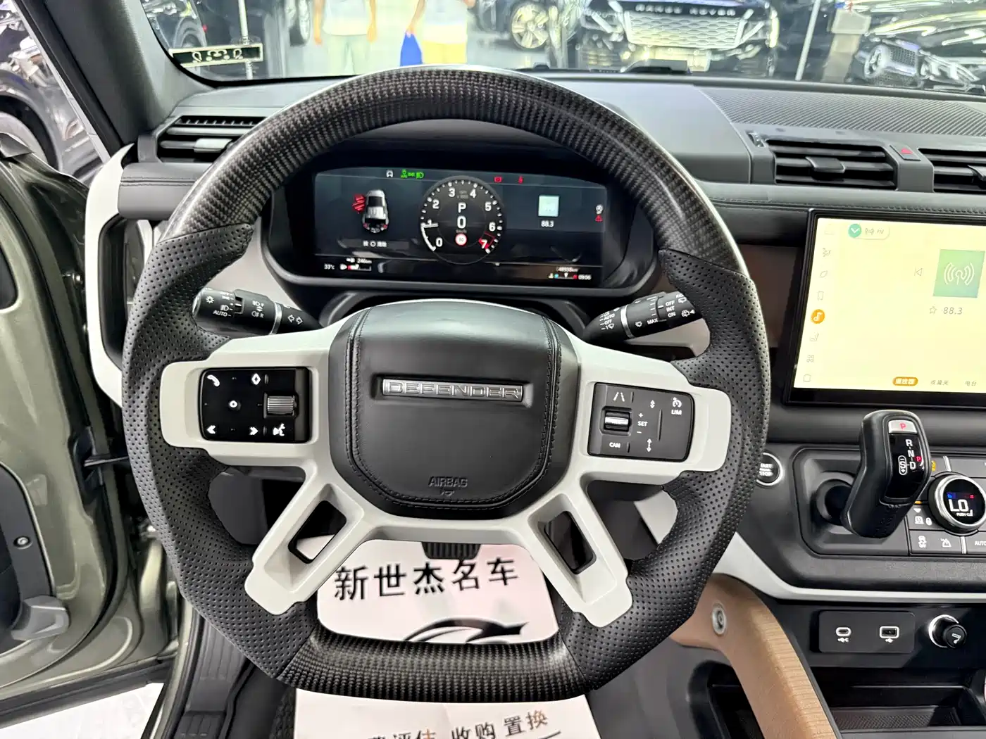 Land Rover Defender 2023 Facelift 110 3.0T P400 Dark Special Edition фото 8