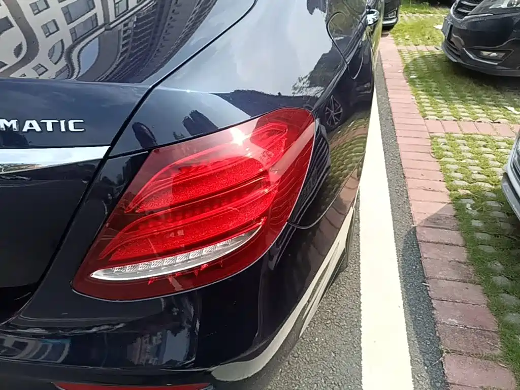 Фото 8 - Mercedes-Benz E-Class (Import)
