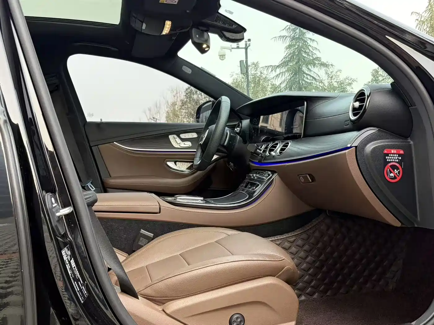 Mercedes-Benz E-Class 2023 E 300 L Sport Fashion фото 19