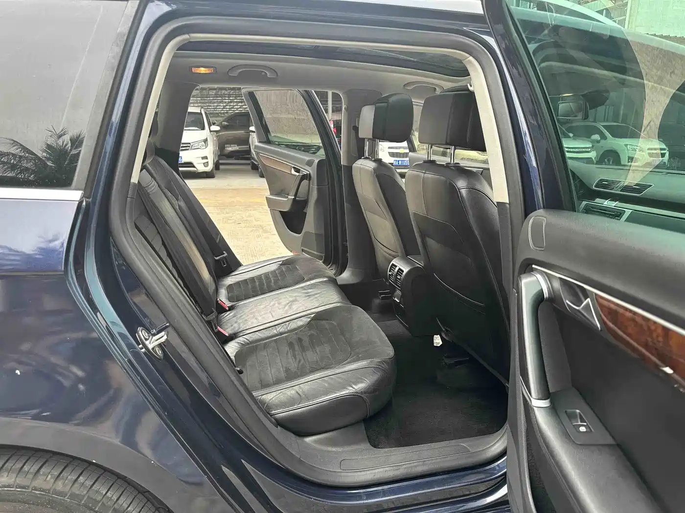 Volkswagen Magotan (Import) 2012 Wagon 2.0TSI Comfort фото 9