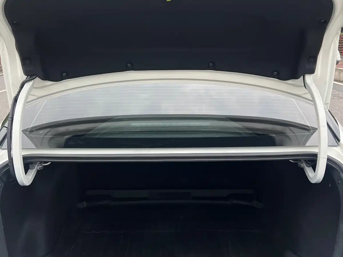 GAC Trumpchi Trumpchi Emkoo 2023 270T DCT J15 Edition фото 18