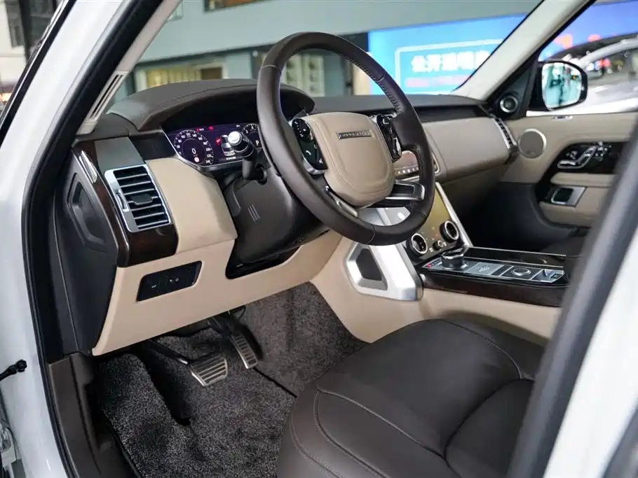 Land Rover Range Rover 2022 3.0 L6 360PS Heritage Edition фото 10