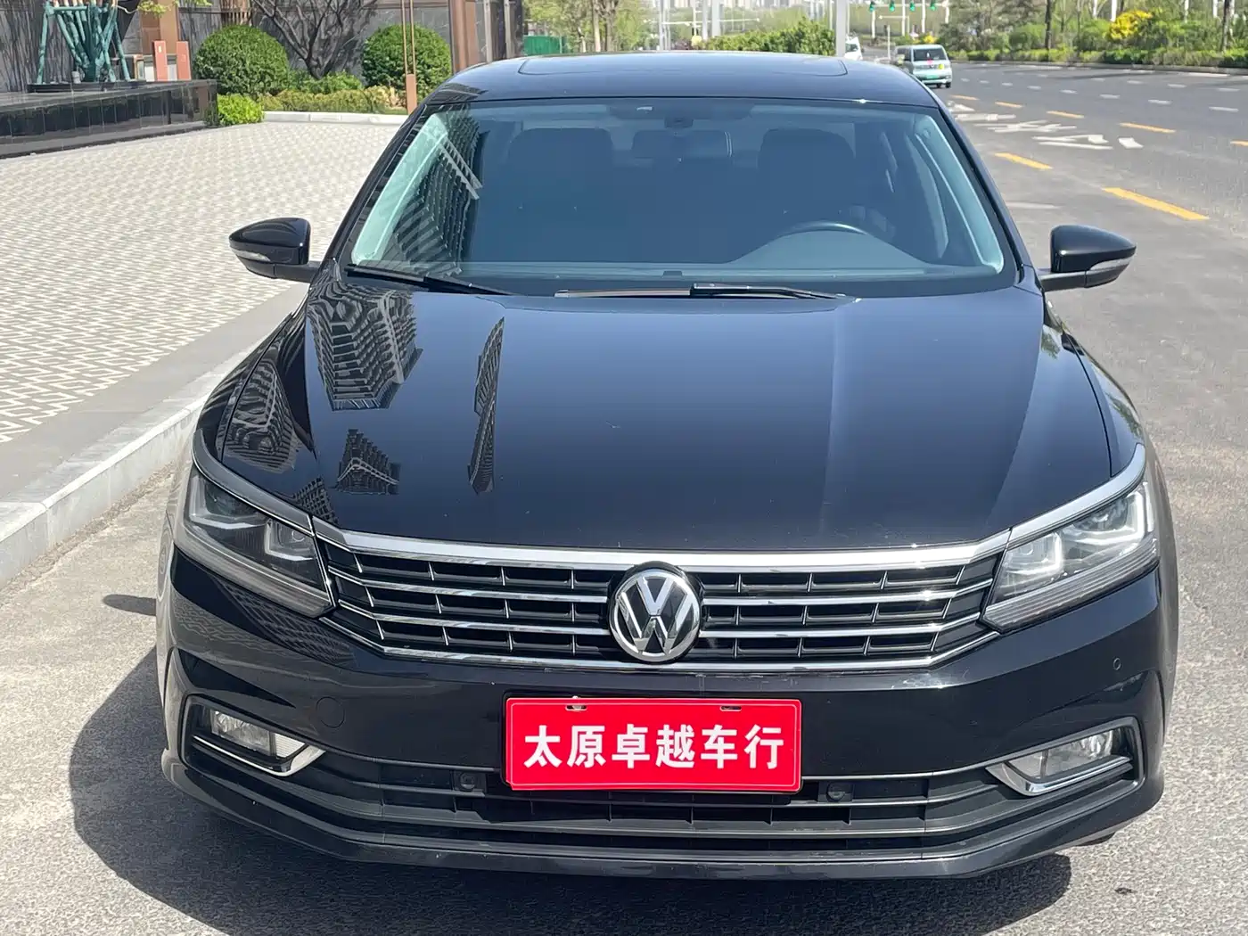 Volkswagen Passat 2017 330TSI DSG Prestige фото 2