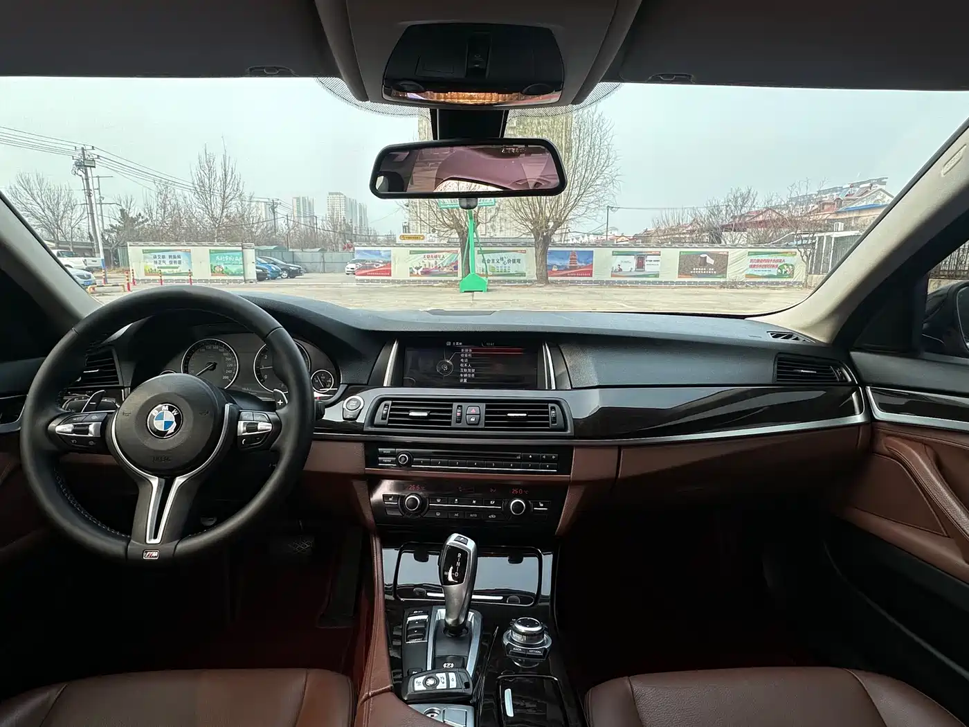 BMW 5 Series 2014 525Li Leading фото 9