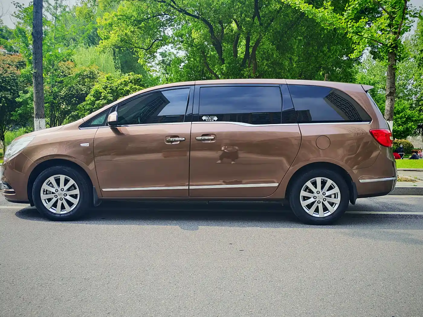 Buick GL8 2018 28T Premium Model China VI фото 12